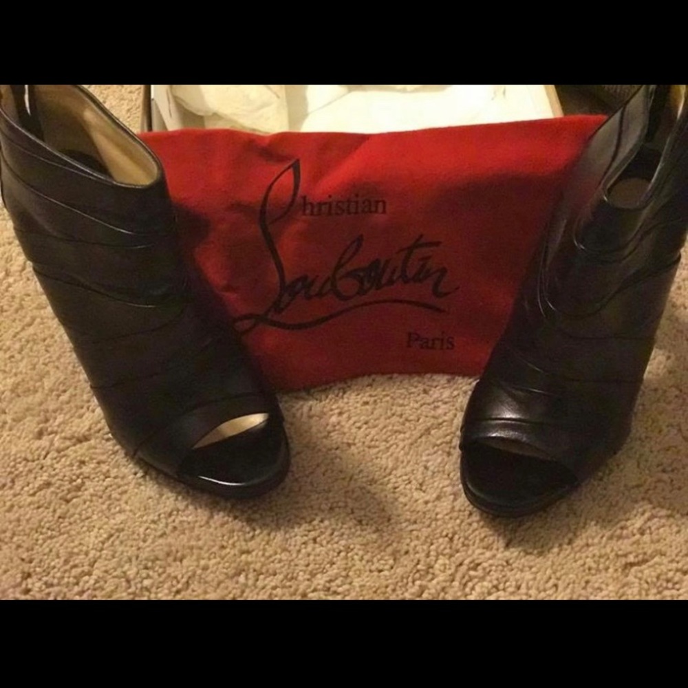 Christian Louboutin - Picture 1 of 8